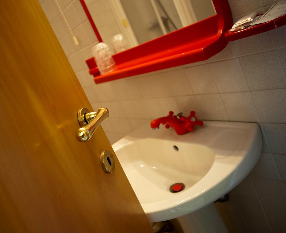 Albergo Magrini Della Genga Genga  Szoba fotó