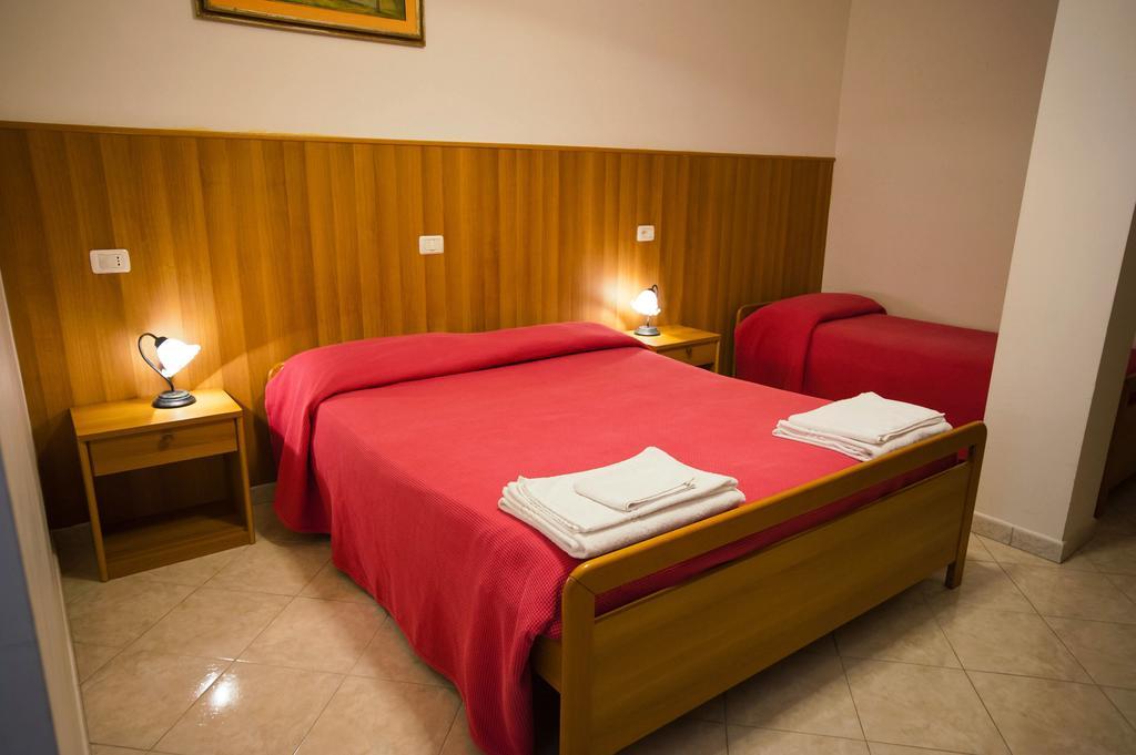 Albergo Magrini Della Genga Genga  Szoba fotó