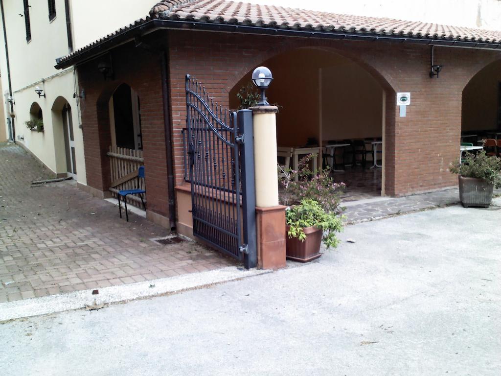 Albergo Magrini Della Genga Genga  Kültér fotó