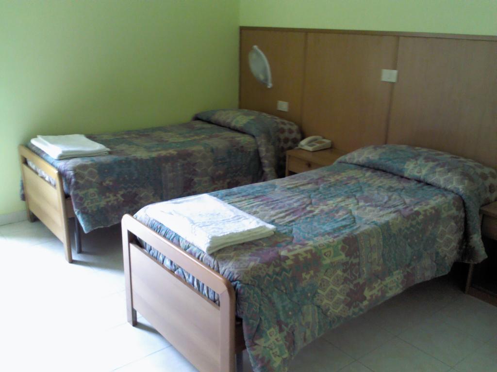 Albergo Magrini Della Genga Genga  Szoba fotó